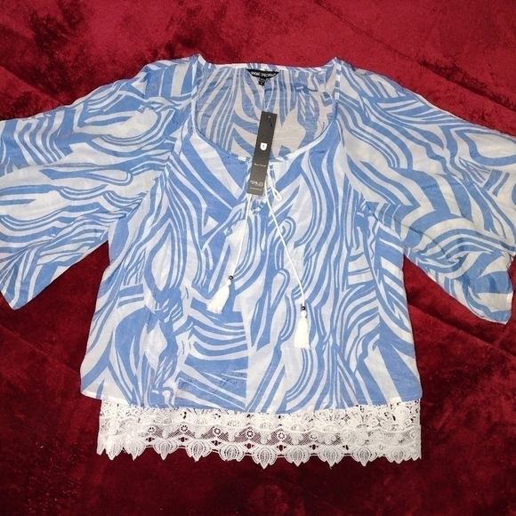 BEAUTIFUL Unique Spectrum Top Small - Picture 5 of 5